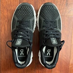 On Running Cloudswift Women’s Black Running Shoes